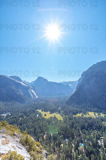 The views of Yosemite Valley from the trekking from Upper Yosemite to Yosemite Point. California