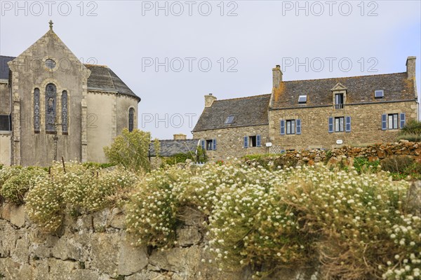 Eglise Notre-Dame-du-Bon-Secours church and stone house