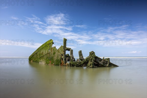 Old shipwreck Claude London on the coast