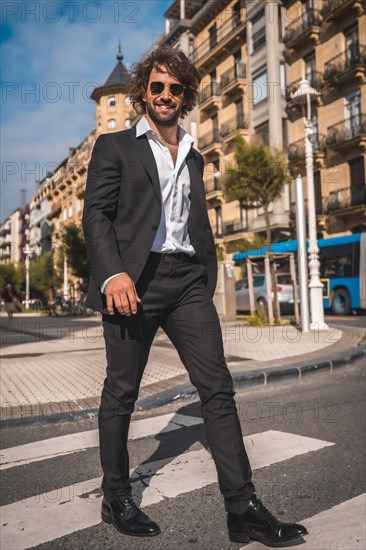 Street style an elegant black suit