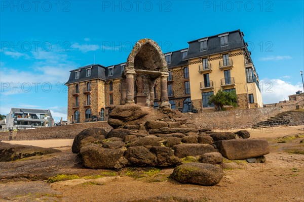 Low tide at the sanctuary of La Plage Saint Guirec