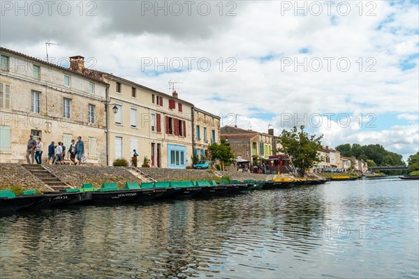 Pier Coulon and its beautiful canal