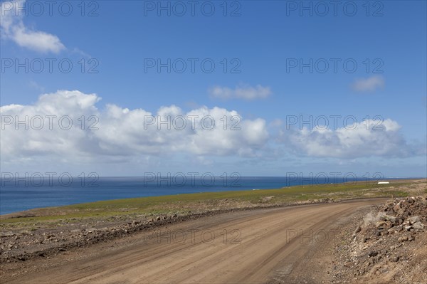 Gravel road through the Jandai nature park Park