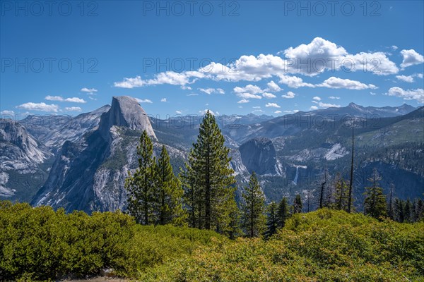 Views from Glacier point of the Half Dome wall. Yosemite National Park