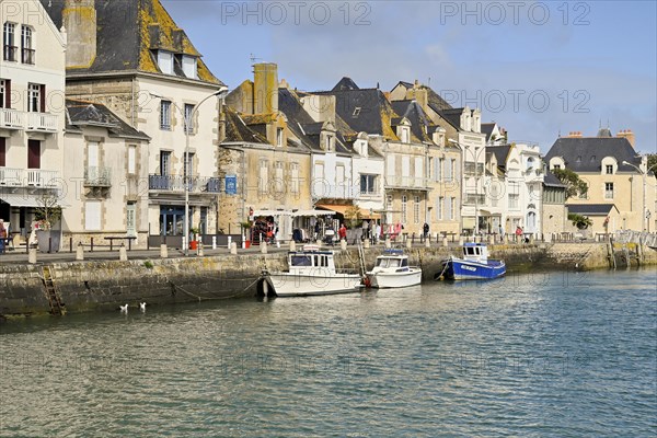 Port with boats and shore development Le Croisic