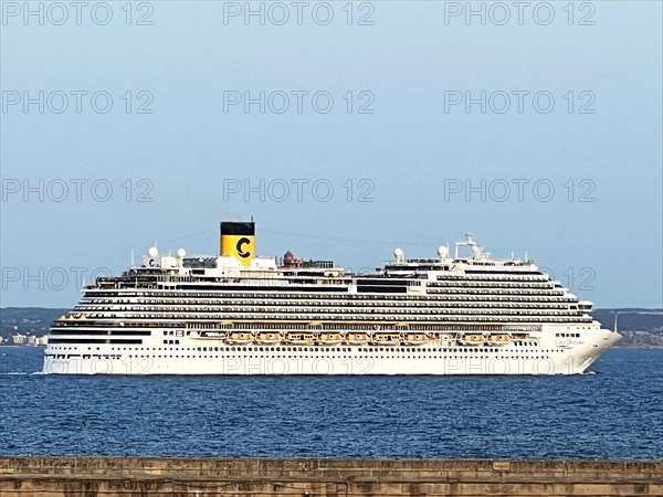 Cruise ship