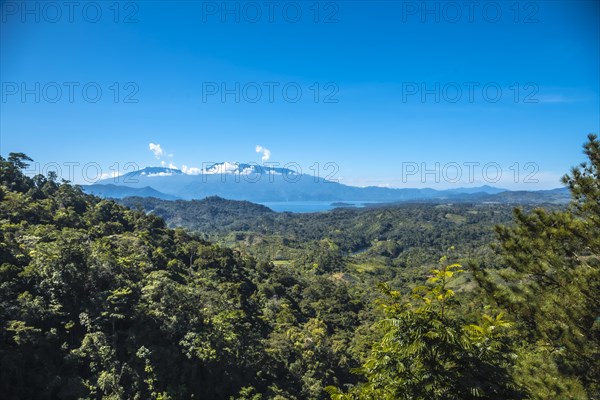 Looking at the lake from Cerro Azul Meambar National Park