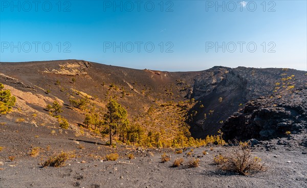 Trail reaching the Crater of the Teneguia volcano from the route of the volcanoes