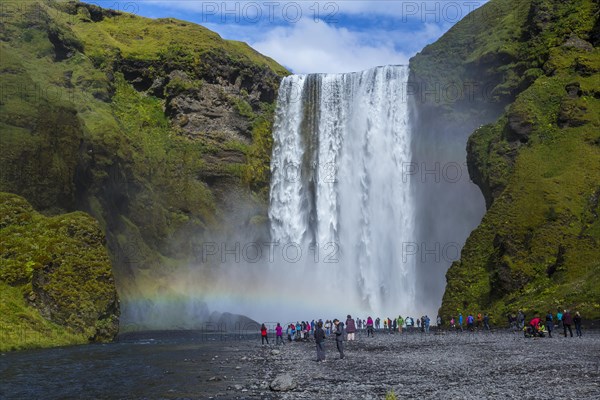 The famous waterfall visited by hundreds of daily tourists