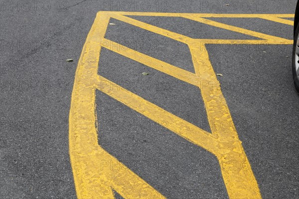 Street markings in a public parking lot