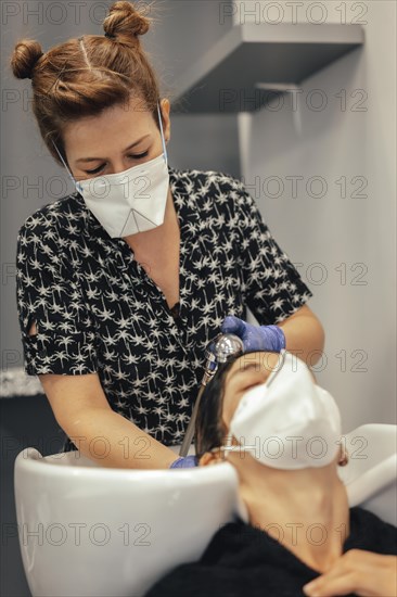 Hairdresser with security measures for the covid-19