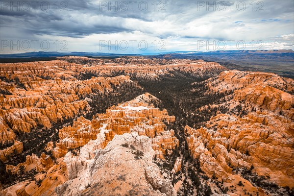 Overlooking a cloudy afternoon from Inspiration Point in Bryce National Park. Utah
