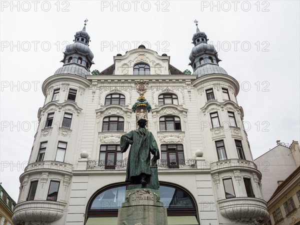 Gutenberg Monument in front of Gruenderzeit House