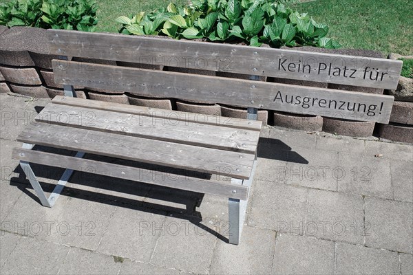 Bench with inscription Kein Platz fuer Ausgrenzung