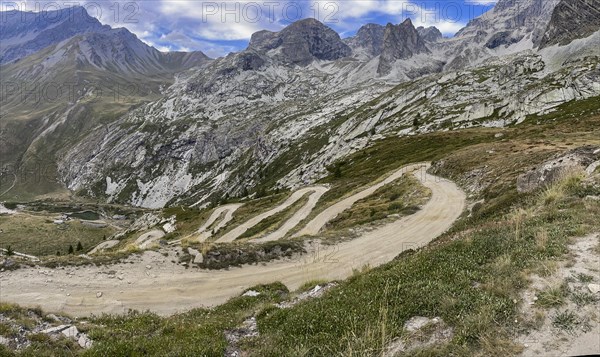 Serpentines at Colle Sommeiller