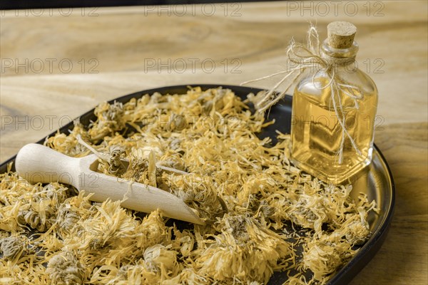 Dried calendula flowers