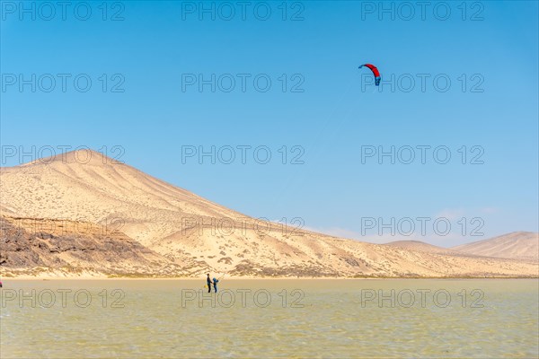 The Sotavento beach ideal for Kitesurfing or sky surfing in the south of Fuerteventura