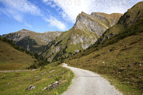 View from the path Kaeser Alpe to Himmelhorn