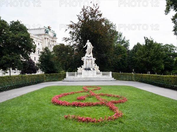 Clef made of flowers