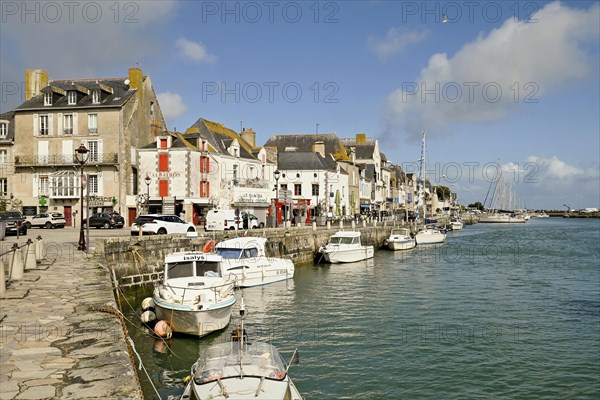 Port with boats and shore development Le Croisic