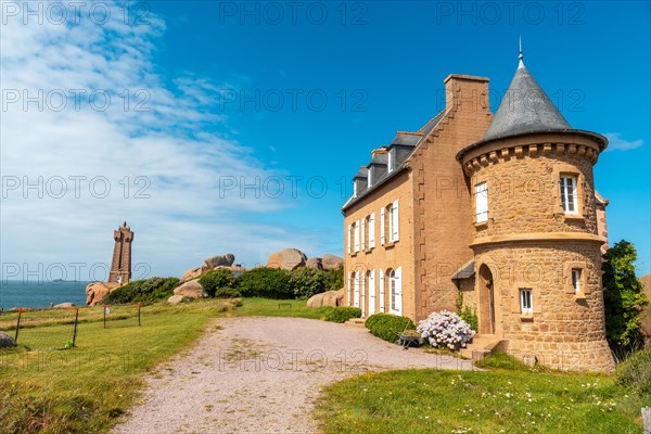 Beautiful house next to the Mean Ruz Lighthouse