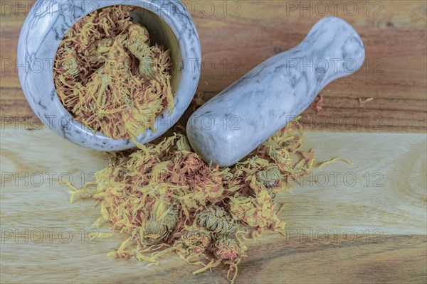 Dried calendula flowers