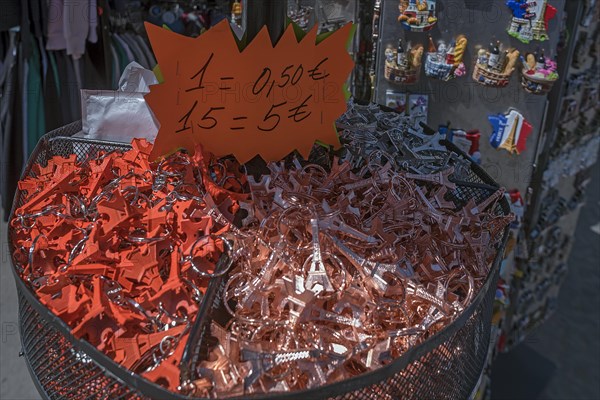 Eifel Tower Keychain in a Chute