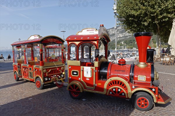 Funicular on the lakeside promenade