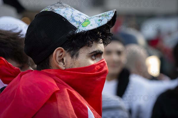 Hundreds of people take part in a pro-Palestine demonstration in Frankfurt am Main on 14.10.2023. The rally is accompanied by a massive police contingent. Following Hamas' terrorist attack on Israel