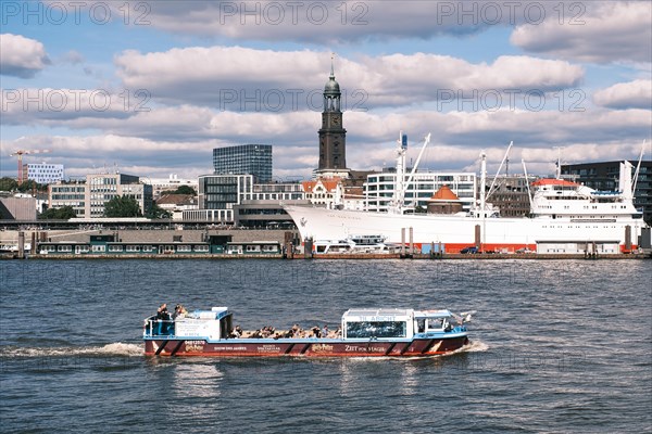 Launch in the Port of Hamburg