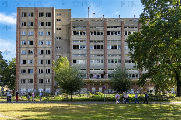 Prefabricated building demolition house