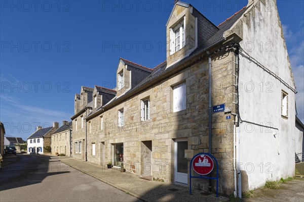 Residential buildings with natural stone masonry in Plogoff