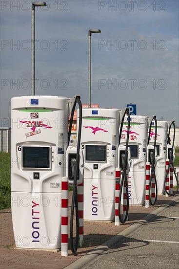 E-car charging stations at a rest area on the A9