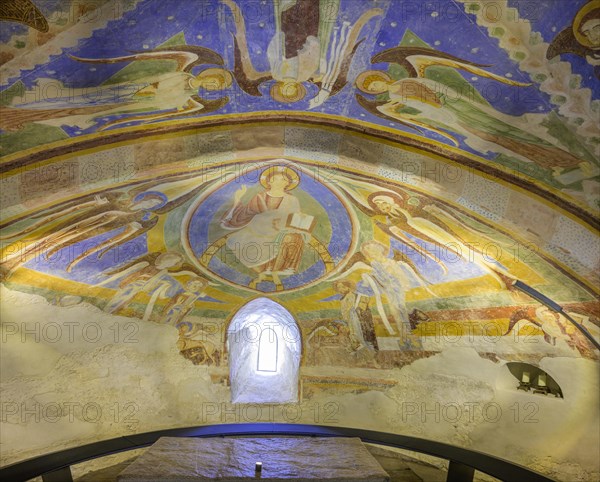 Romanesque fresco cycle around 1180 in the crypt