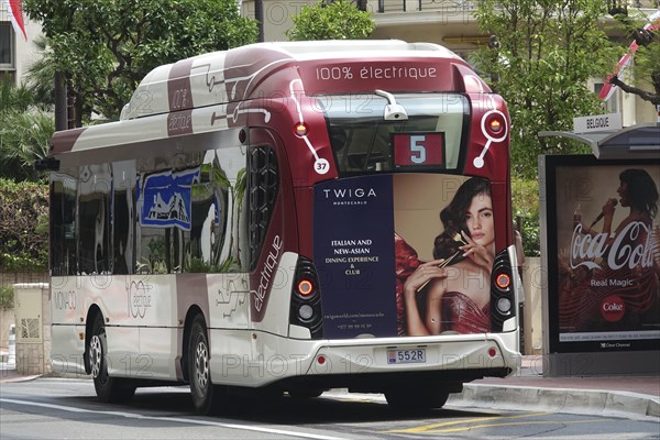 Electric bus at Belgique stop