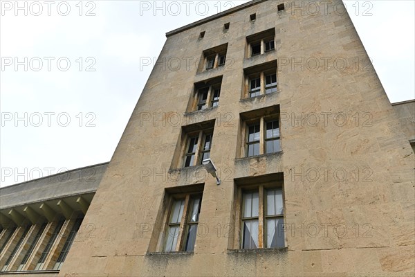 The dilapidated Tower 5 is part of the wing buildings of the former Tempelhof Airport