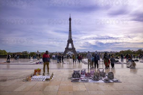 Flying hawkers selling souvenirs