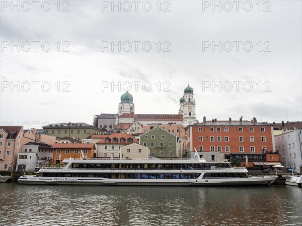 View over the Danube to the old town with the cathedral