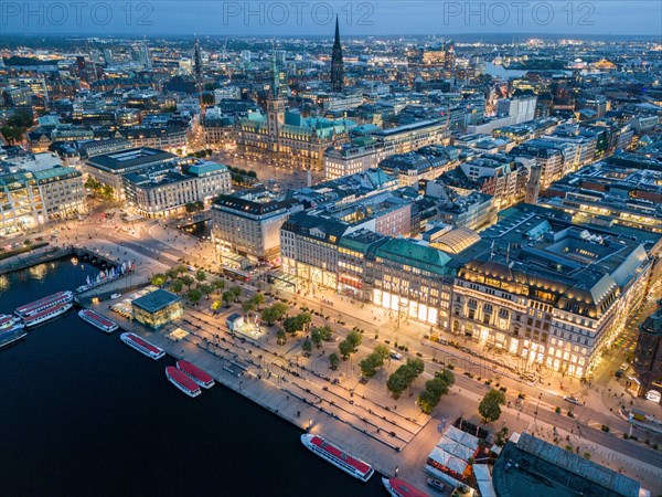 Aerial view of the Inner Alster with Jungfernstieg