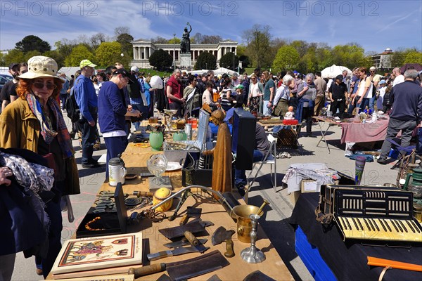 Flea market on the Theresienwiese