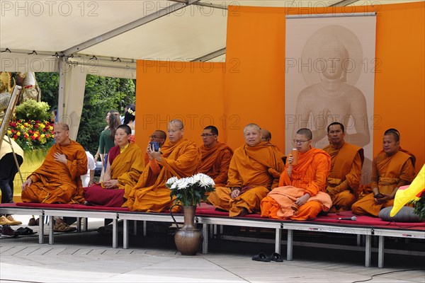 Monks at the Vesak festival of the Thai community in Westpark