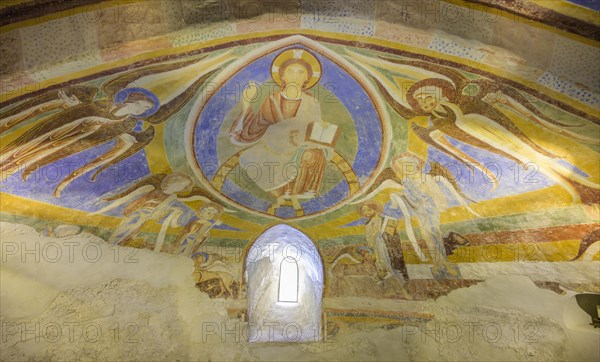 Romanesque fresco cycle around 1180 in the crypt