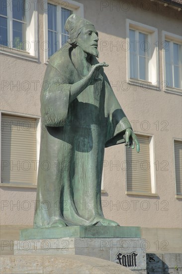 Faust monument in front of the town hall