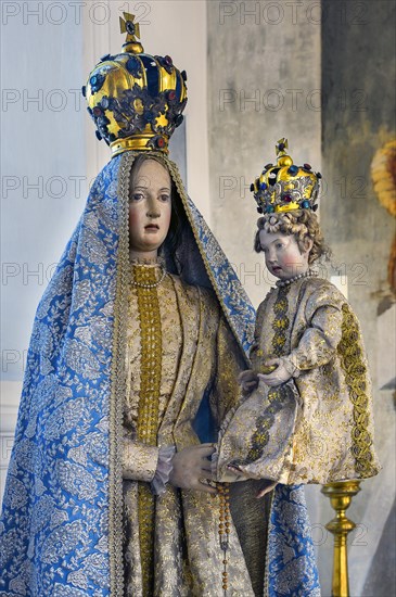 Crowned figure of the Virgin Mary with crowned infant Jesus