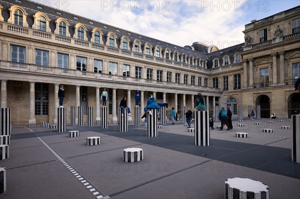 Children playing on Les Deux Plateaux