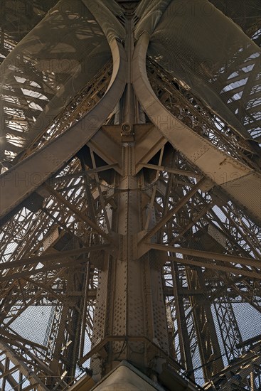 Pillar of the Eifel Tower
