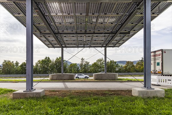 Solar roof on the A81 motorway at the Hegau-Ost service area. The roof spans the slip road to the motorway