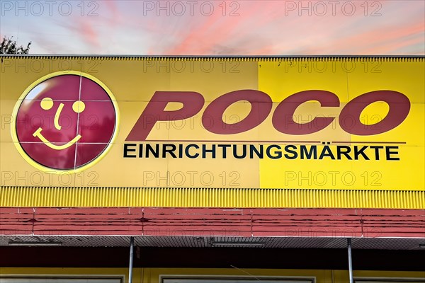 Logo lettering of chain store Poco