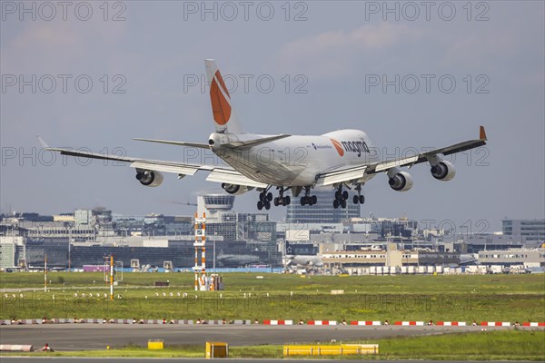 Cargo aircraft on approach