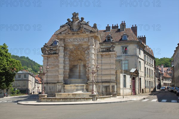 Fontaine Saint-Quentin built in 1529 on Place Jean Cornet